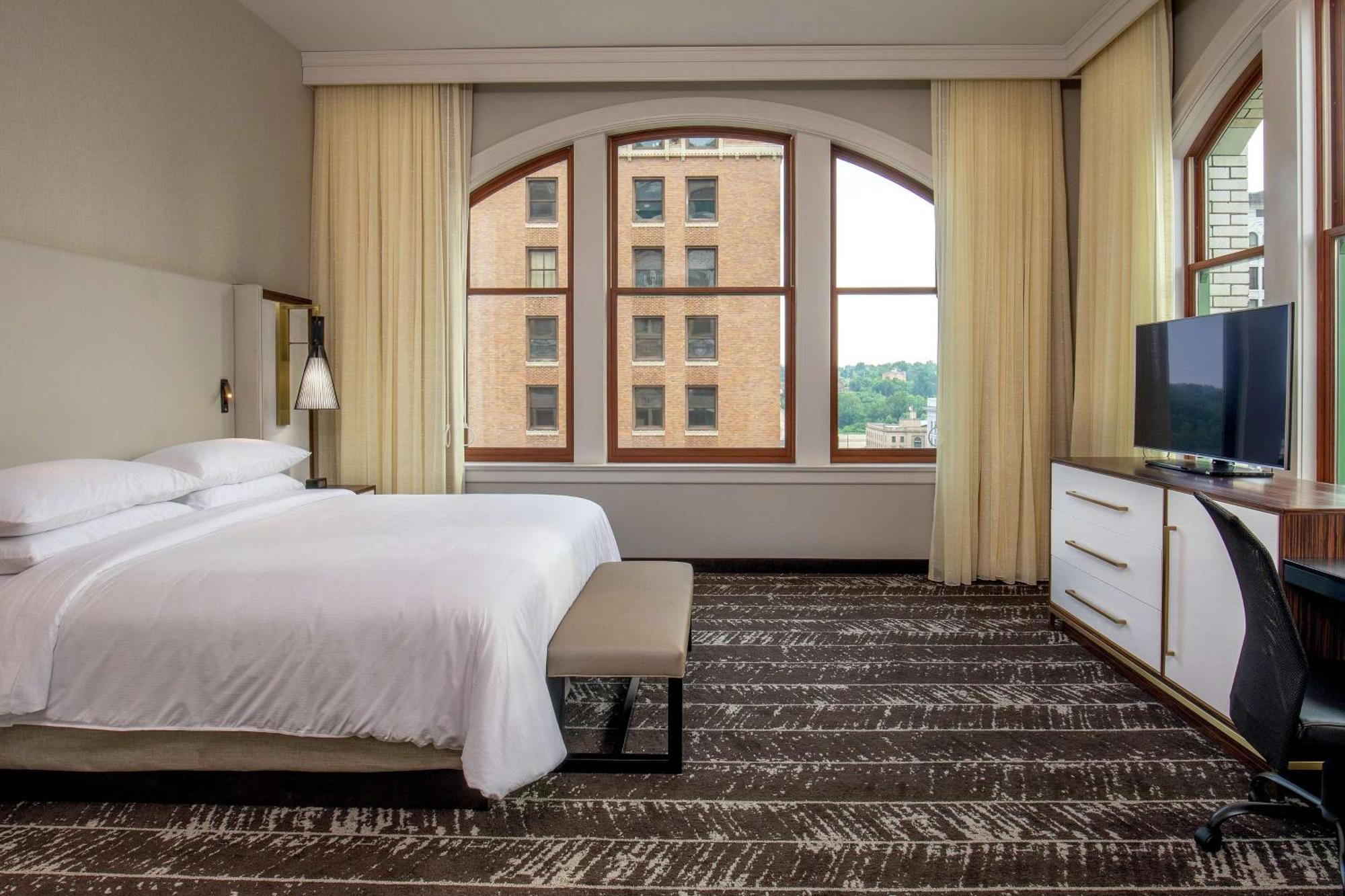 Doubletree By Hilton Youngstown Downtown Ngoại thất bức ảnh