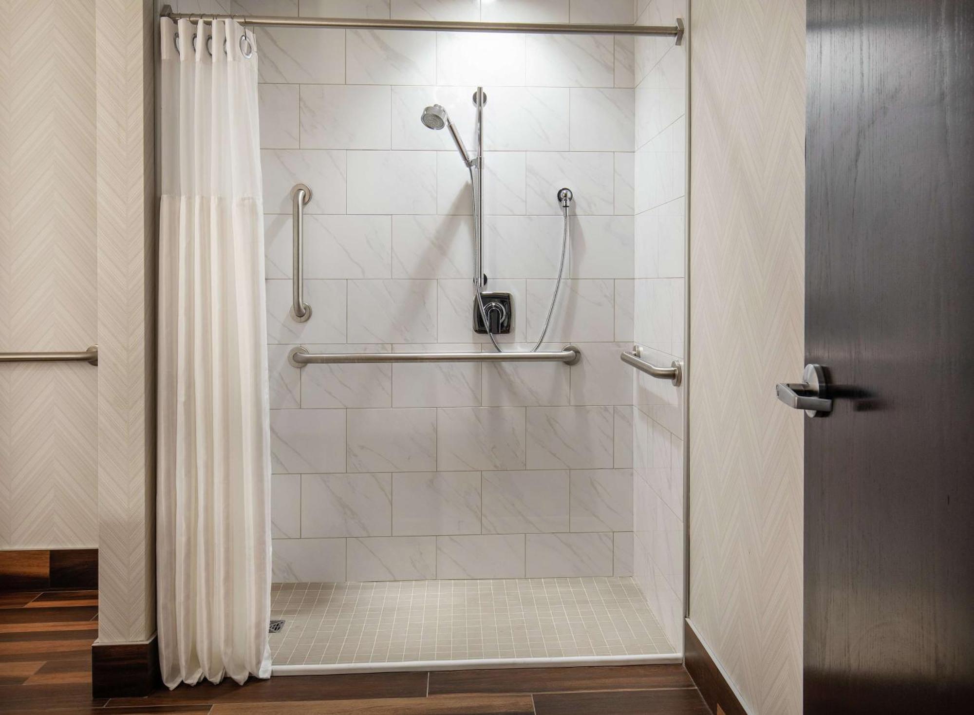Doubletree By Hilton Youngstown Downtown Ngoại thất bức ảnh